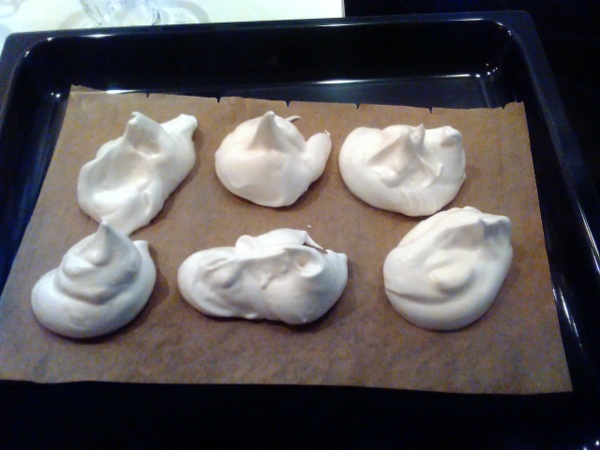 Baiser aus Kichererbsenwasser