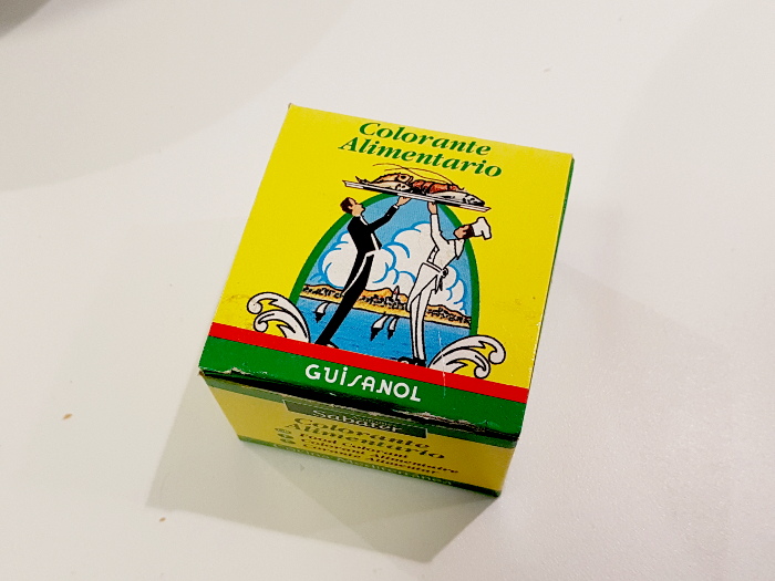 Päckchen mit spanischem Farbstoff
